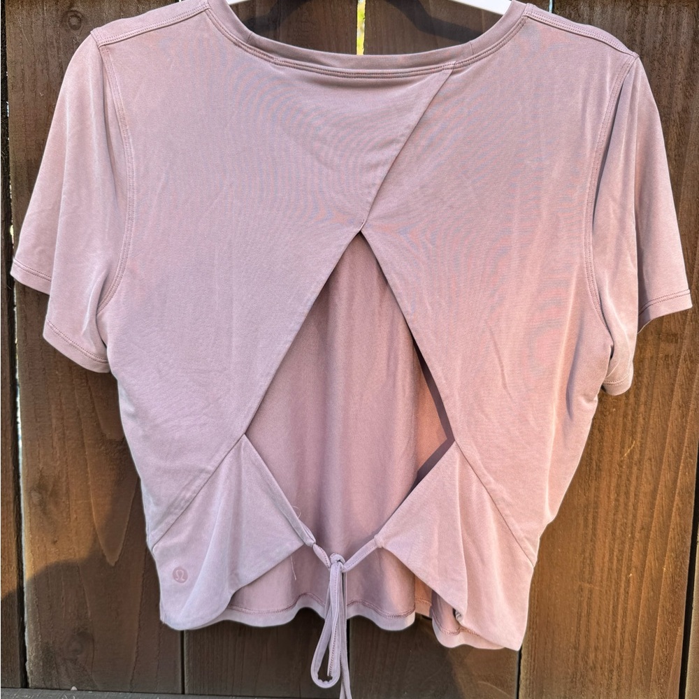 Lululemon - Picture 3 of 5